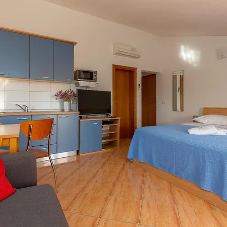 Apartments Dalmata Biograd Na Moru Exterior photo
